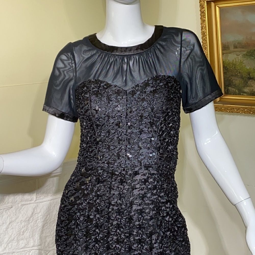 Decode 1.8 LBD Lace & Sequin 50’s Style Dress - Picture 4 of 16